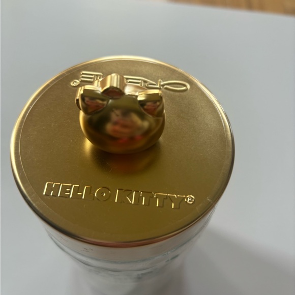 Brand new in Package The Crème X Hello KittyJar filled w/ disposable makeup pads - Picture 2 of 2